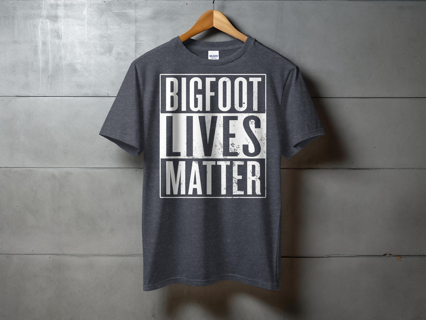 Bigfoot Lives Matter Fun Graphic Slogan T-Shirt