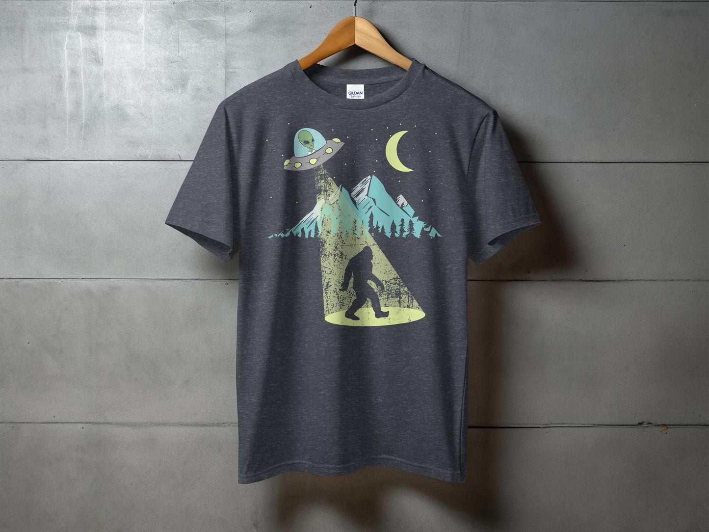 Alien Abduction UFO Bigfoot Mountain Graphic T-Shirt