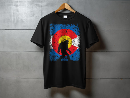 Bigfoot Colorado Flag Rustic Design T-Shirt